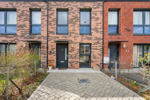 Bright modern 2 bedroom house with free parking — 4-Star Luxury Hotel in Edinburgh, United Kingdom