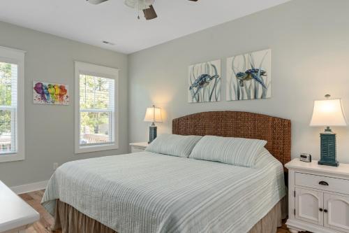 A Sloth's Retreat by Oak Island Accommodations - photo 43
