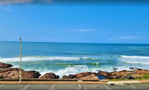 Santorini Unit RR — 4-Star Luxury Hotel in Margate, South Africa