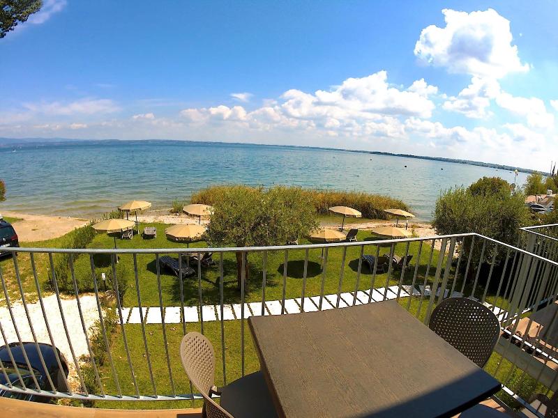 Villa Canneto — 4-Star Luxury Hotel in Sirmione, Italy