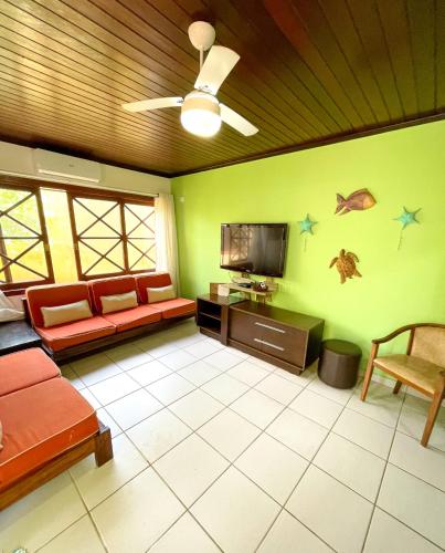 Condominio Canto Do Mar a 50 Metros Praia de Maresias in Sao Sebastiao, Brasil