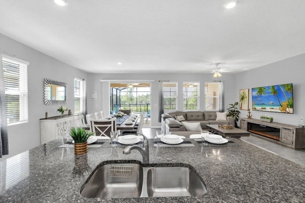 Luxury 6 Bed Private Pool Home In Solterra Resort 6 Bedroom Home by RedAwning - photo 22