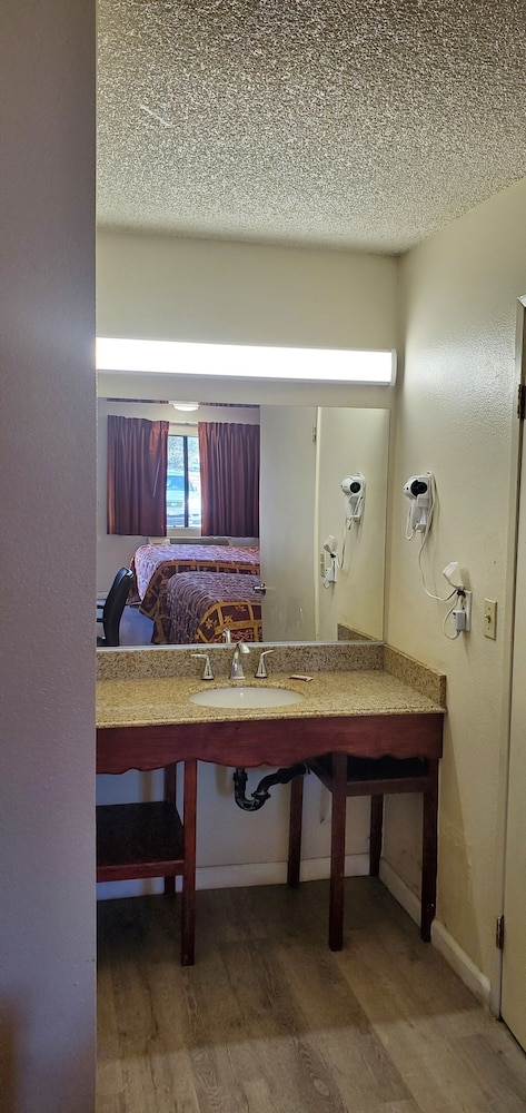Anaheim National Inn - photo 45