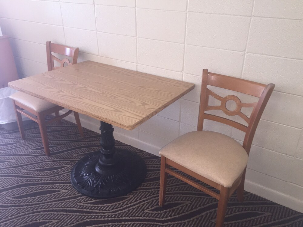Admiral Motor Inn - photo 6
