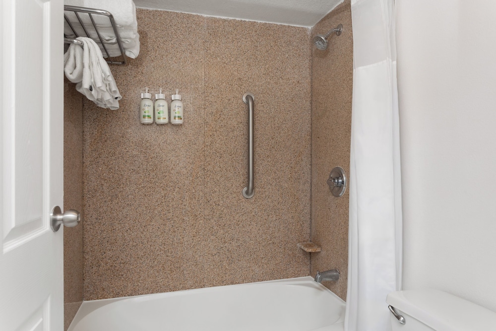 Baymont by Wyndham Orlando North Millenia - photo 19