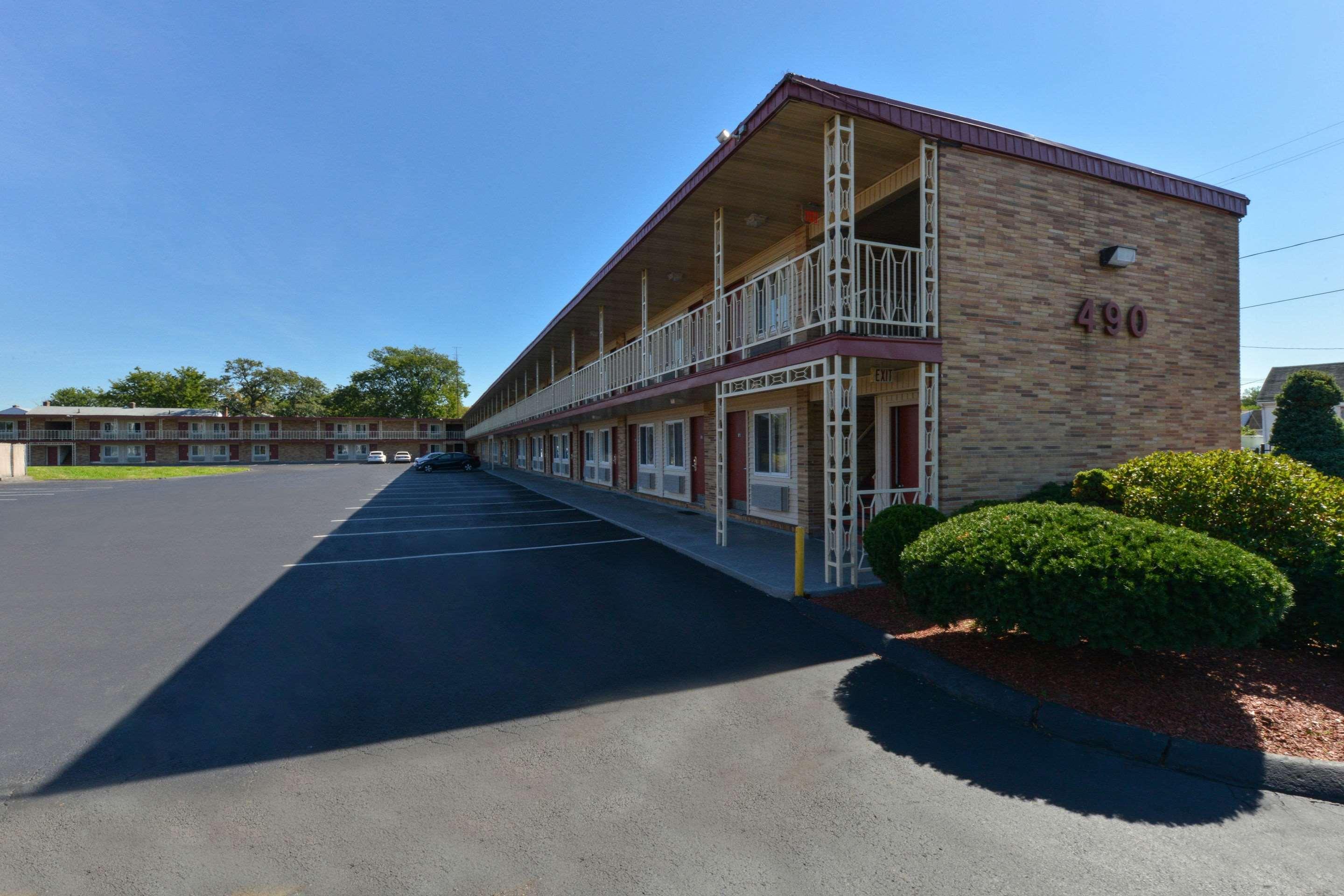 Economy Inn East Hartford CT - photo 35