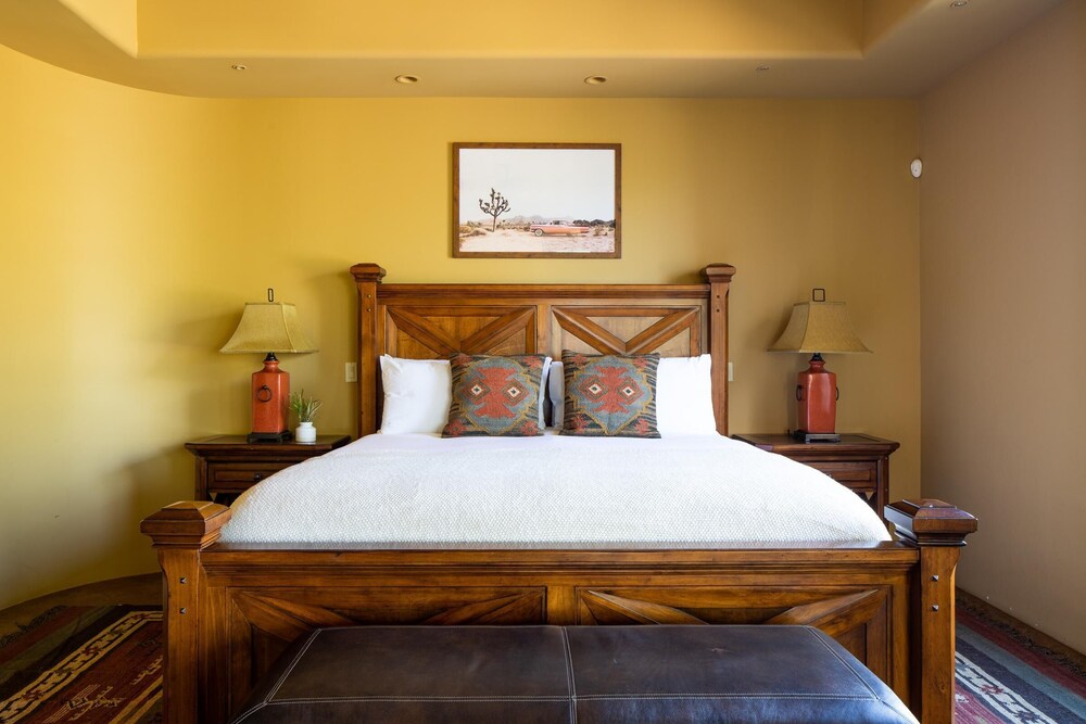 Westland by Avantstay Desert Oasis w Mountain View Pool & Basketball Court Scottsdale - photo 4