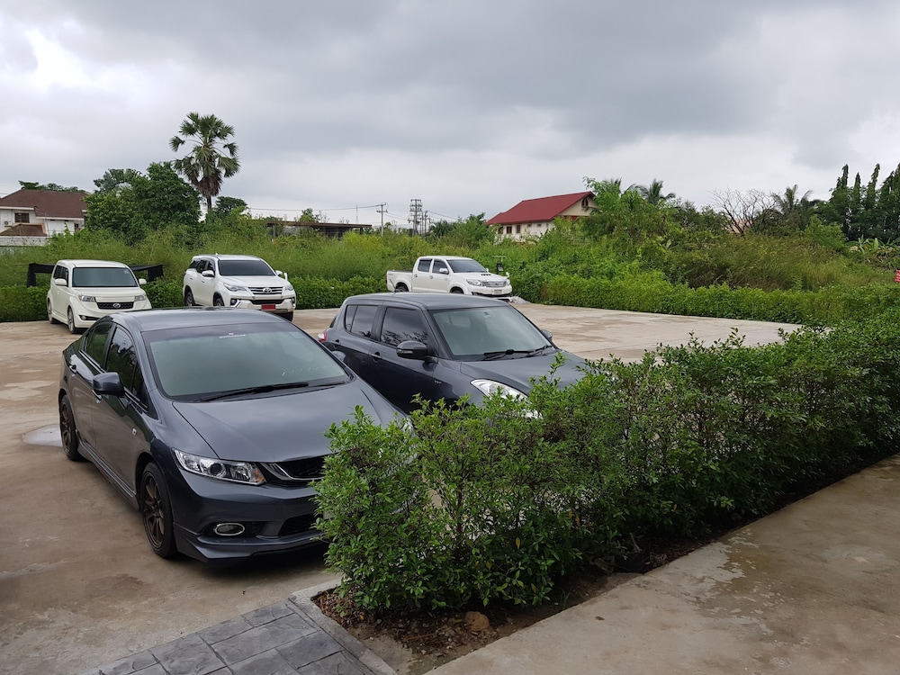 Diamond Place - carbon neutral hotel in Udon Thani