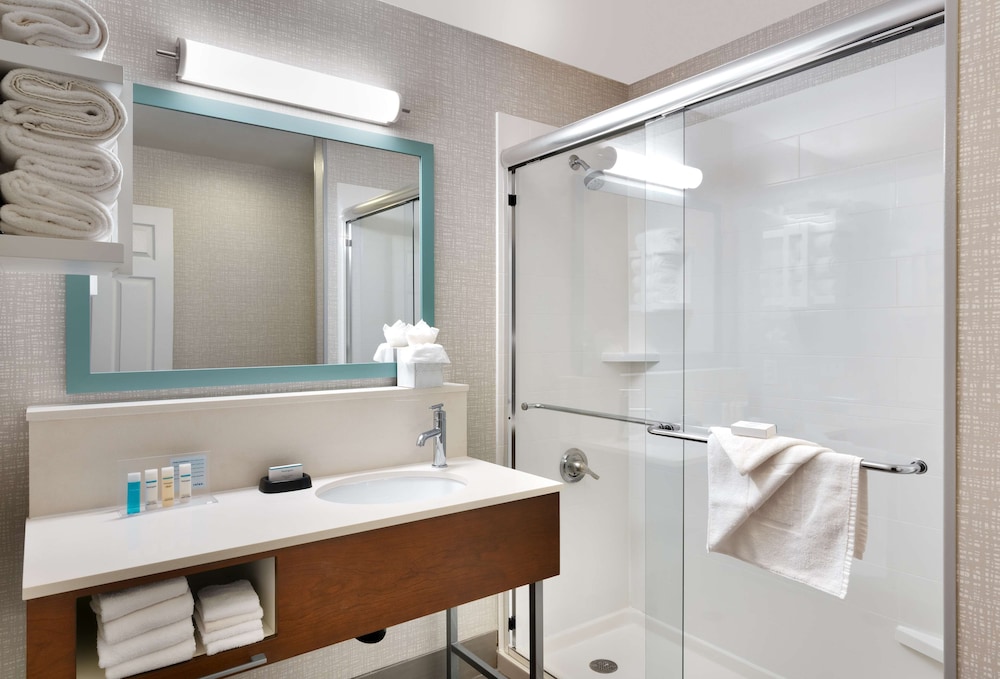 Hampton Inn & Suites Salt Lake City Airport - photo 30