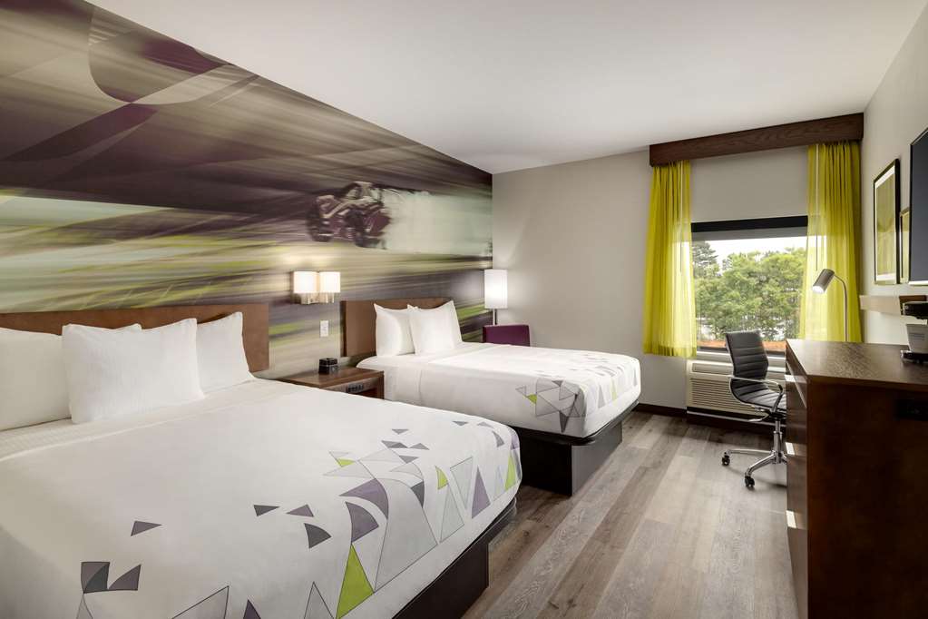 La Quinta Inn & Suites by Wyndham Braselton - photo 41
