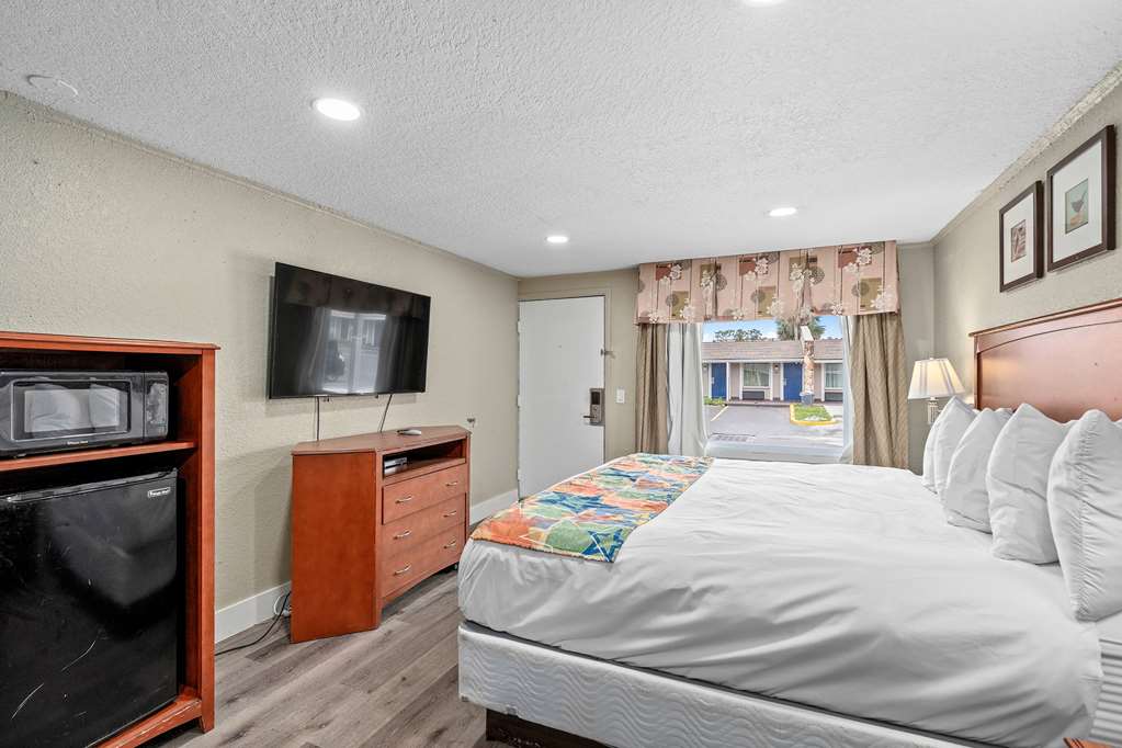 Travelodge by Wyndham Kissimmee Orlando - photo 26