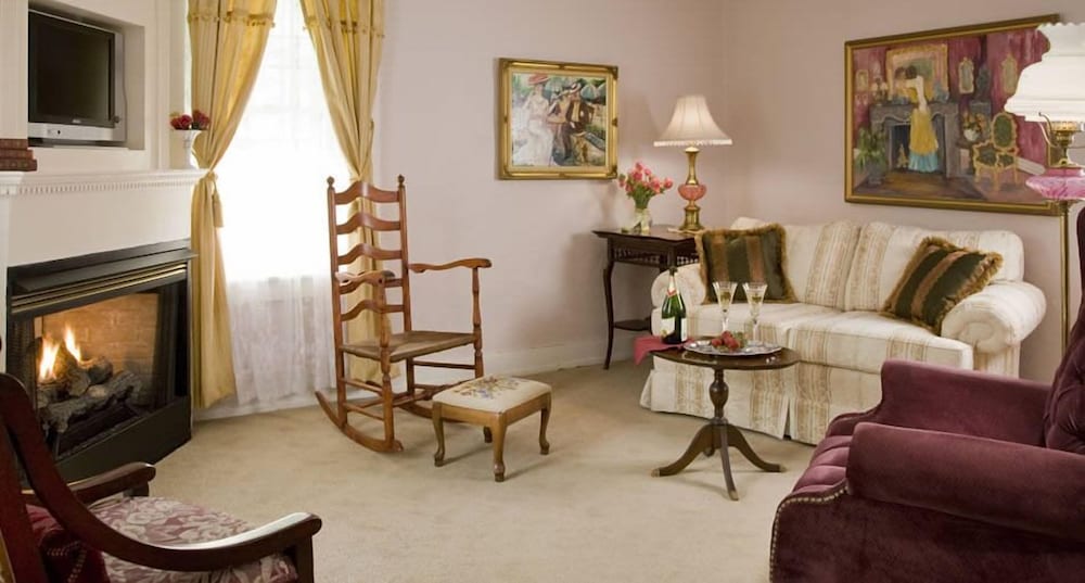Crestmont Inn - photo 7