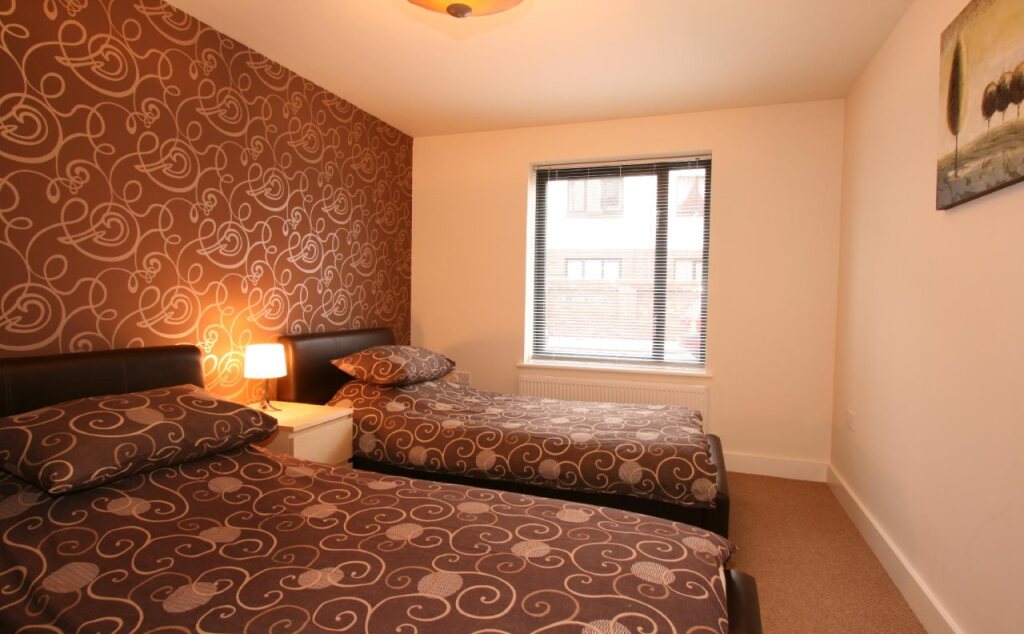 Central Serviced Apartments 84 Gloucester Rd — 4-Star Luxury Hotel in Cheltenham, United Kingdom