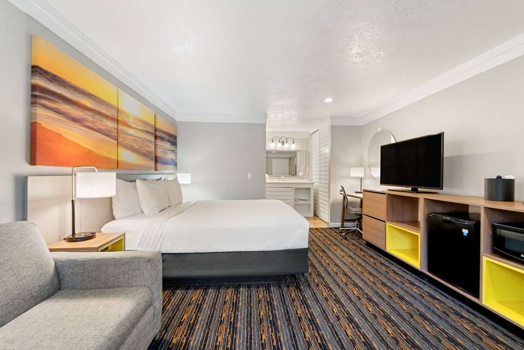 Days Inn by Wyndham San Diego Hotel Circle - photo 24