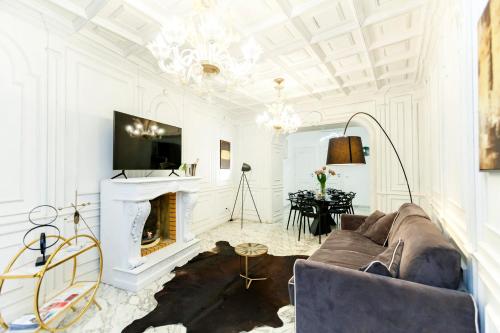 Navona Artist 10 APT — 4-Star Luxury Hotel in Rome, Italy