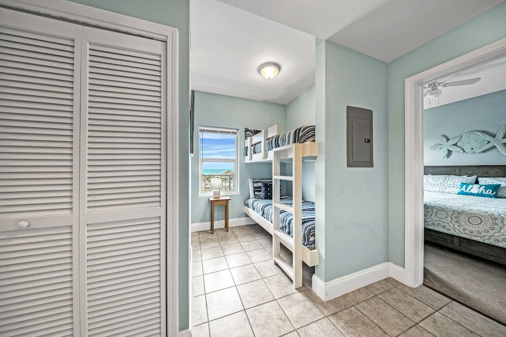 Laketown Wharf Resort by Aneliya's Rentals - photo 27