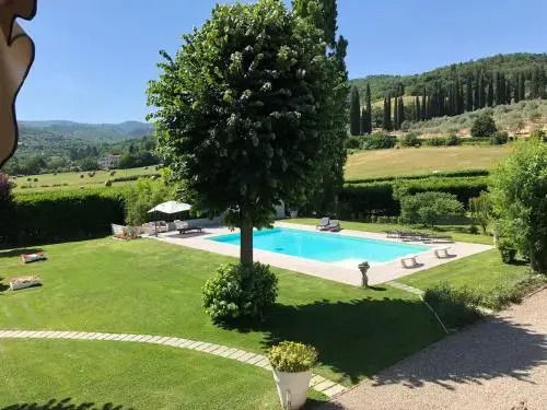 Villa Giuliana — 4-Star Luxury Hotel in Arezzo, Italy
