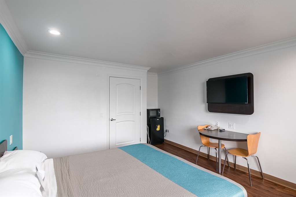 Motel 6 Norwalk CA - photo 18