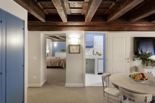S. Spirito Flat — 4-Star Luxury Hotel in Florence, Italy