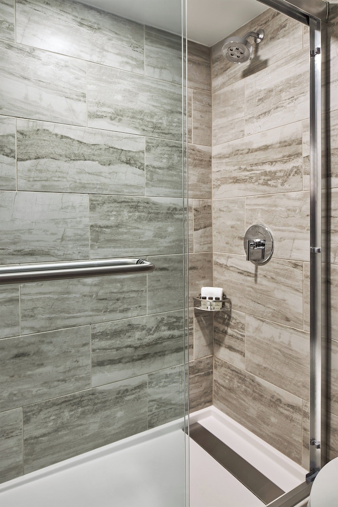 Sheraton Richmond Airport Hotel - photo 17