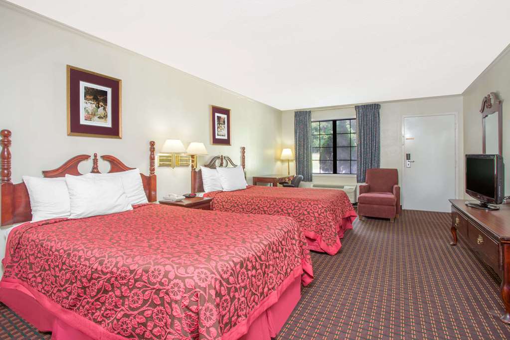 Red dot inn Milledgeville - photo 12