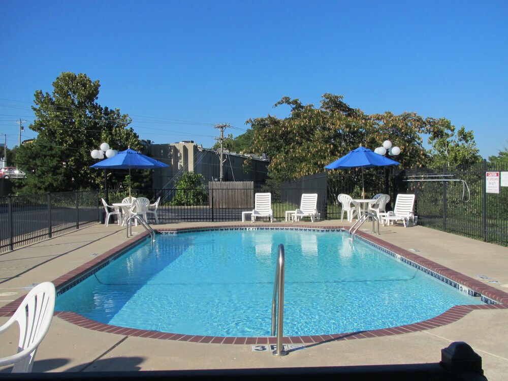 Express Inn - carbon neutral hotel in Eureka Springs
