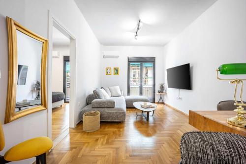 2BRCozy Urban Retreat Exarchia — 4-Star Luxury Hotel in Athens, Greece