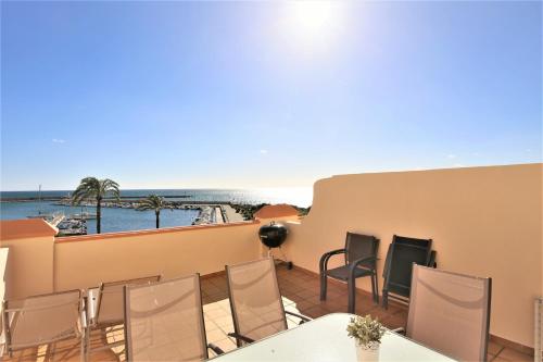 Estepona Port Townhouse TOBY — 4-Star Luxury Hotel in Estepona, Spain