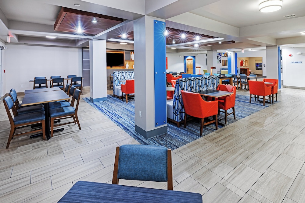 Holiday Inn Express & Suites Tulsa S Broken Arrow Hwy 51 by IHG - photo 50
