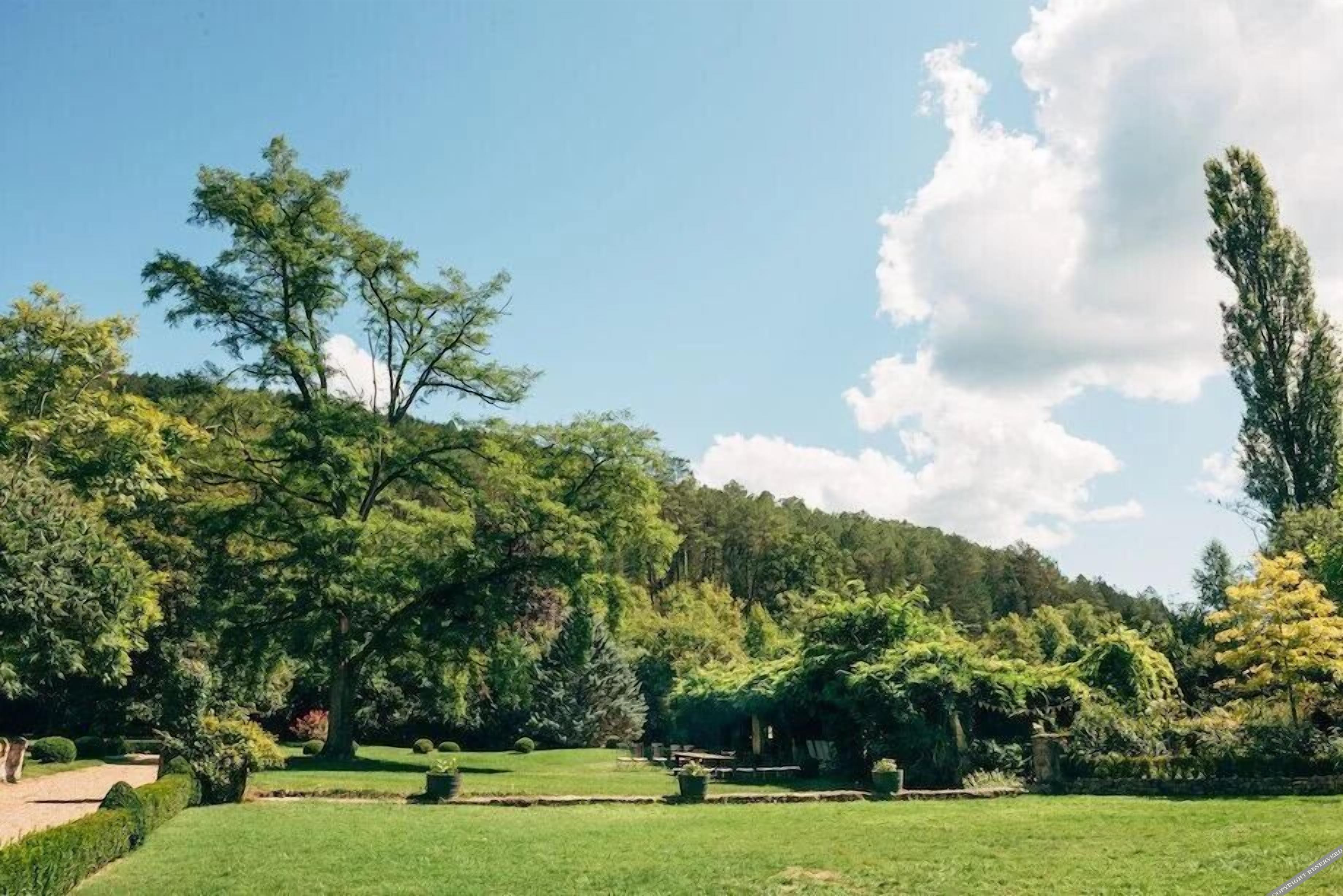 Chateau Forge du Roy - carbon neutral hotel in Le Bugue