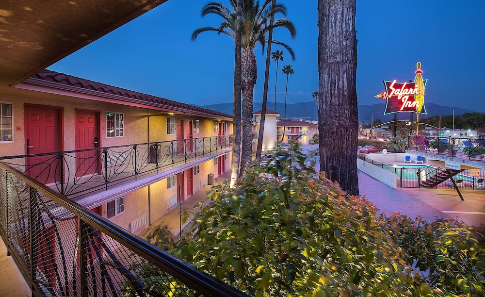 Safari Inn Burbank Universal a Coast Hotel - photo 45
