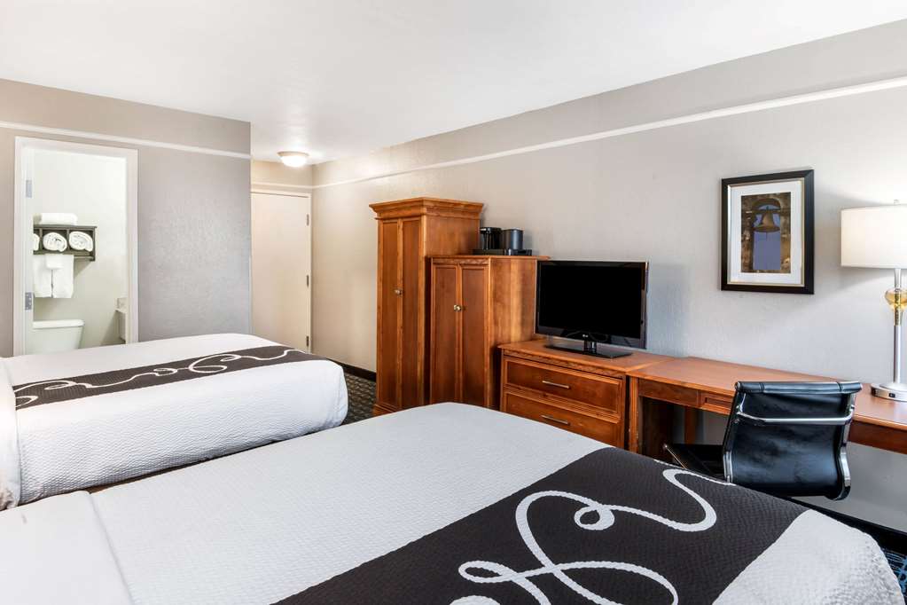 La Quinta Inn by Wyndham San Antonio Brooks City Base - photo 25