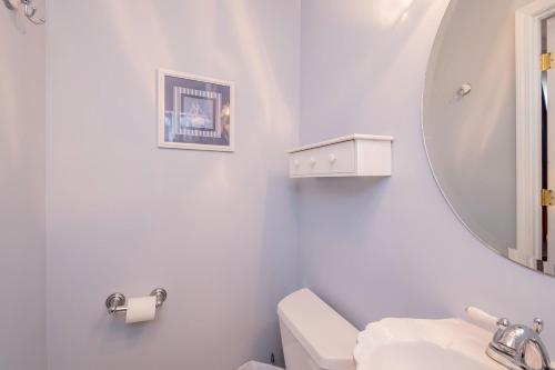 Dip Inn by Oak Island Accommodations - photo 12