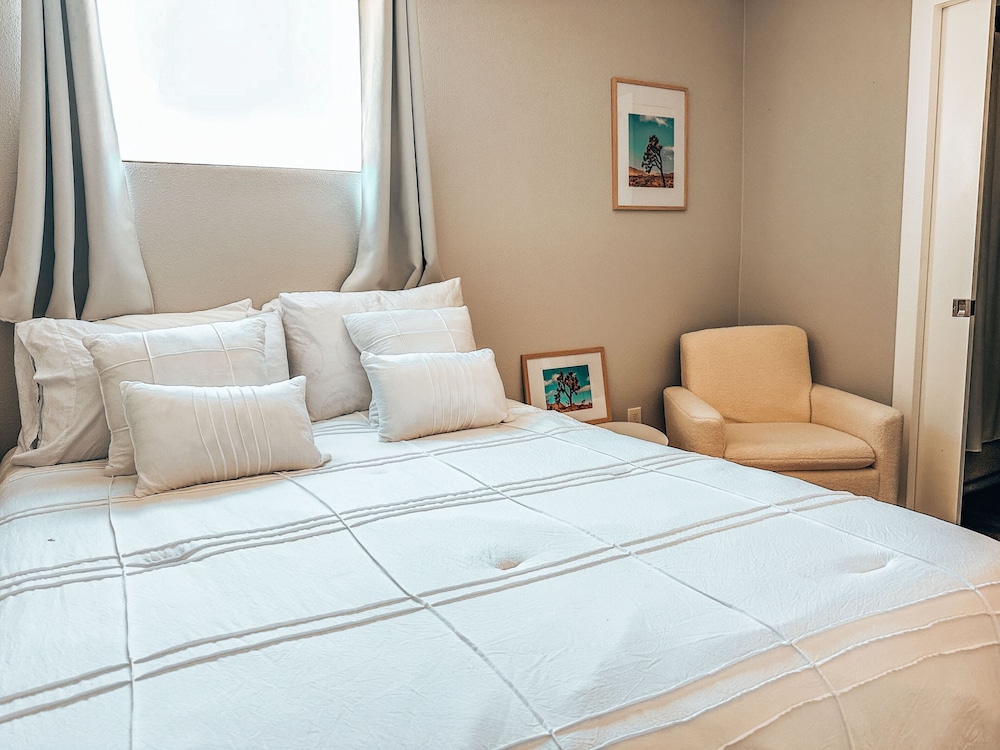 The Yucca Hotel - photo 14