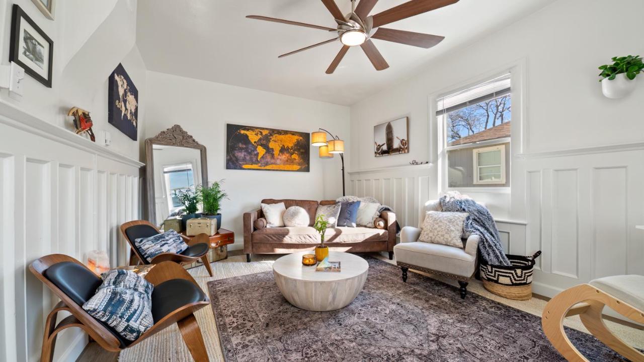 Midtown Flight Deck: 2BR Gem in Reno, United States