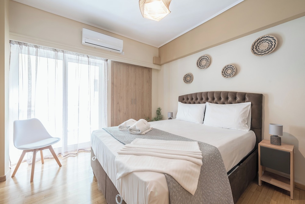 Stylish City Apartment by Cloudkeys — 4-Star Luxury Hotel in Athens, Greece