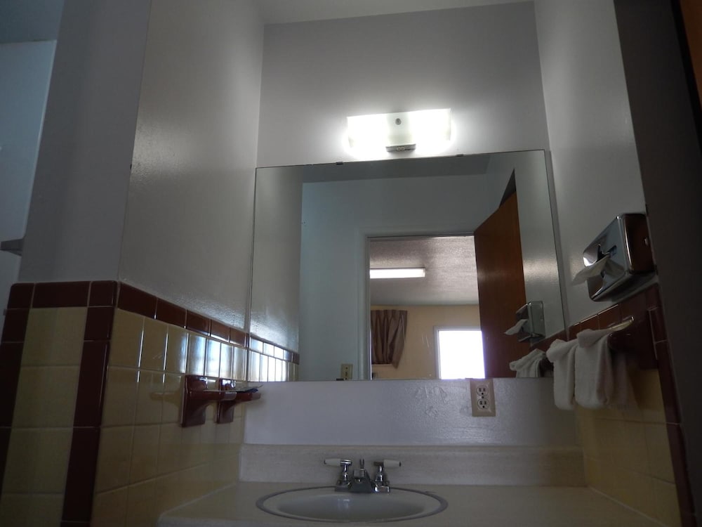 Townsman Motel - photo 21