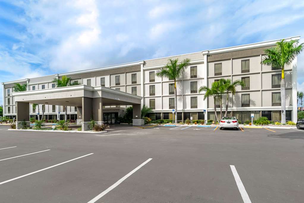 Comfort Inn & Suites St. Pete Clearwater International Airport in Clearwater, United States