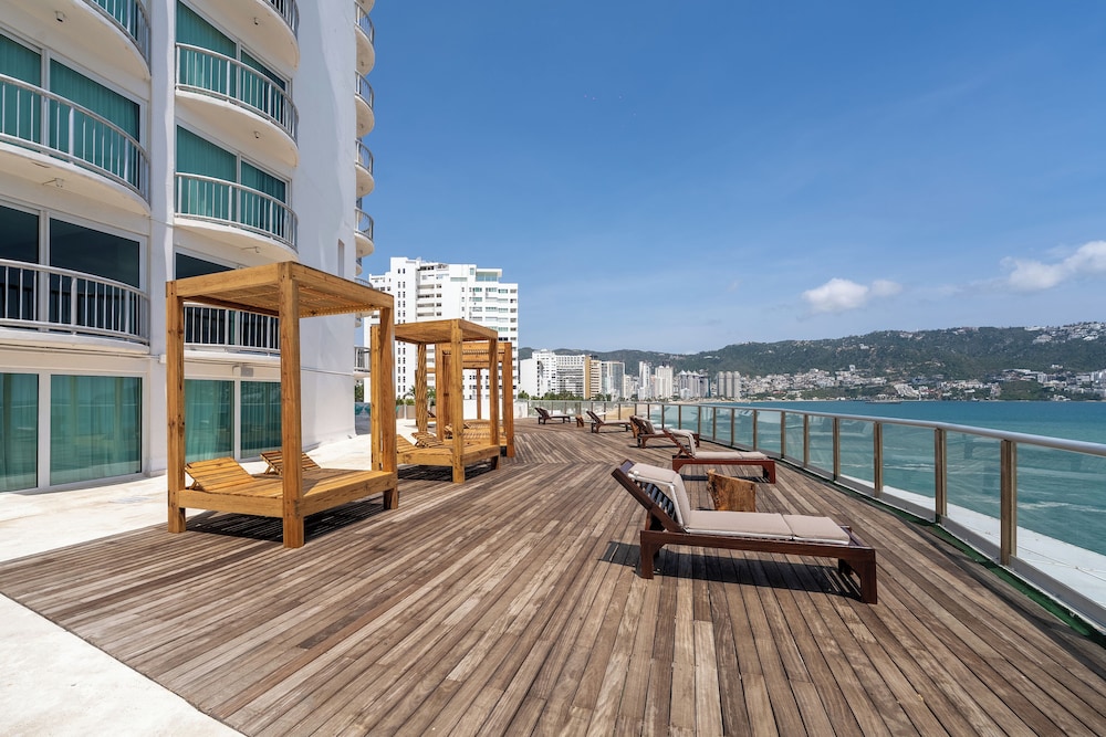 Sundeck