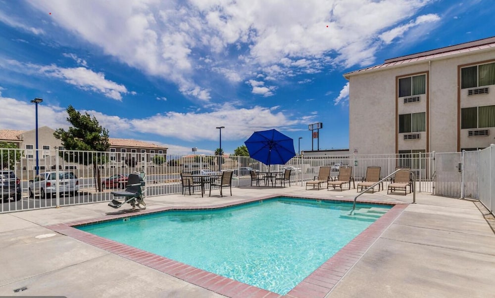 Studio 6 Suites Hesperia CA West Main Street I 15 - photo 14
