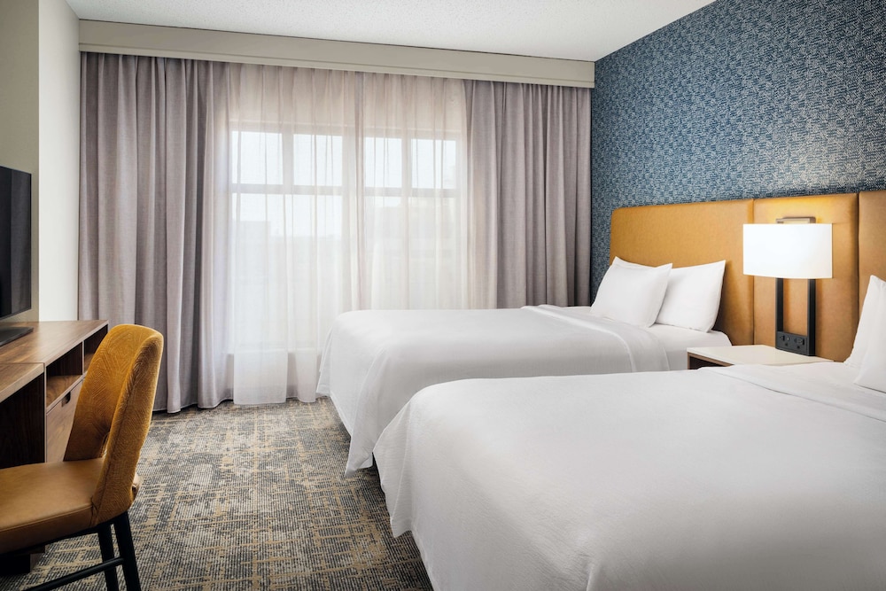 Embassy Suites Lincoln - photo 8