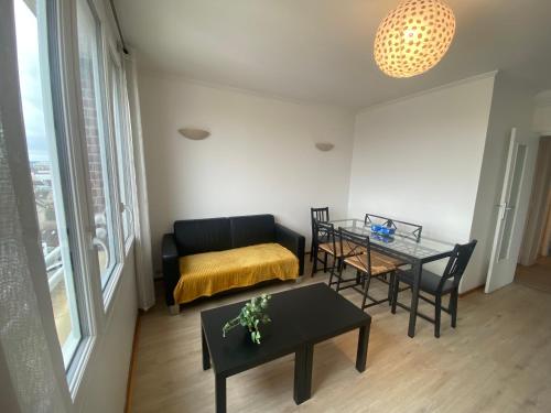 Au Dessus du Jardin 185 — hotel in Sotteville-Les-Rouen