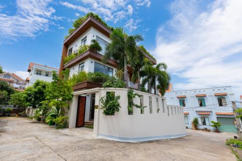 Nancy Tran Grand Strip Vung Tau Villa 8 — 5-Star Luxury Hotel in Vung Tau, Vietnam