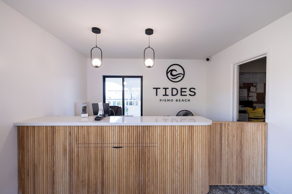 The Tides Oceanview Inn and Cottages - photo 3