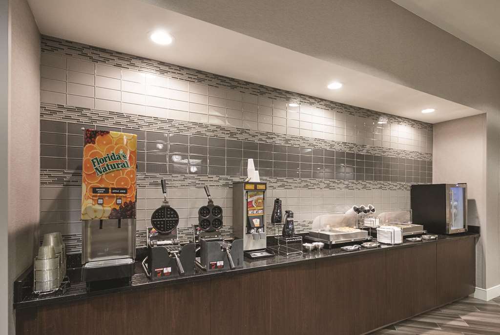 La Quinta Inn & Suites by Wyndham Orem University Pwy Provo - photo 58