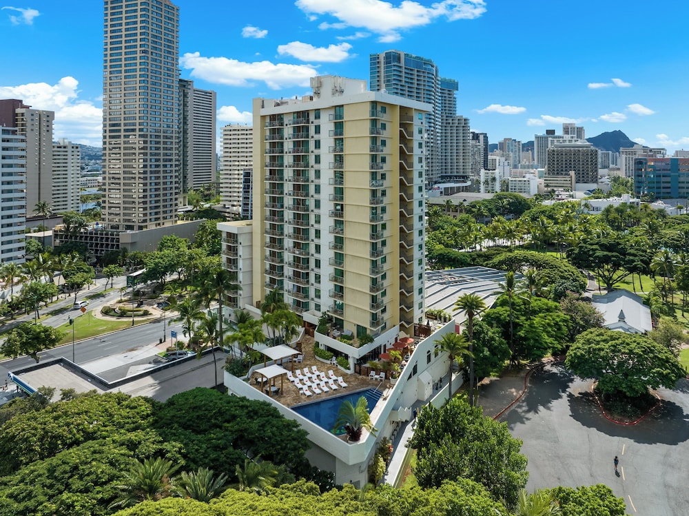 Luana Waikiki Hotel & Suites - photo 147