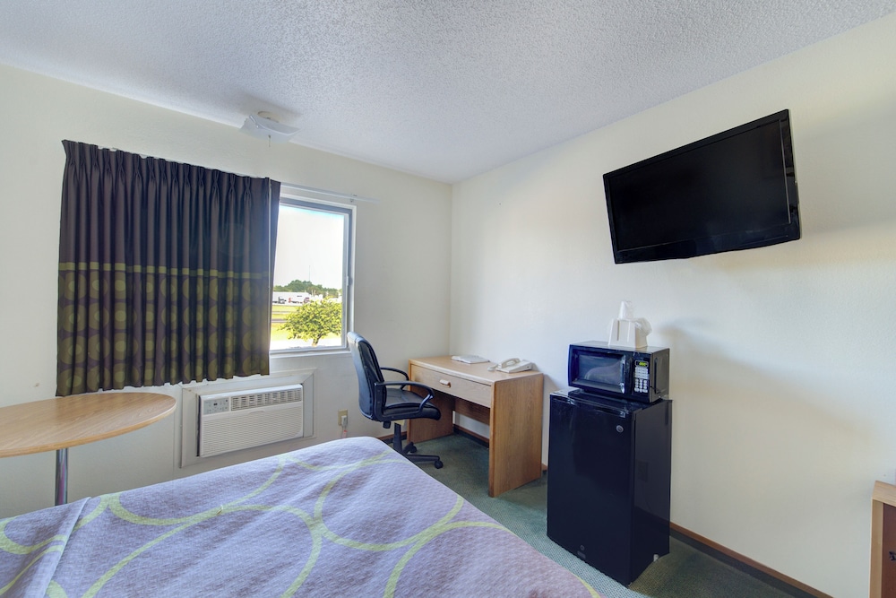 Capital O Amerihost Inn and Suites Kingdom City Hwy 54 MO - photo 35