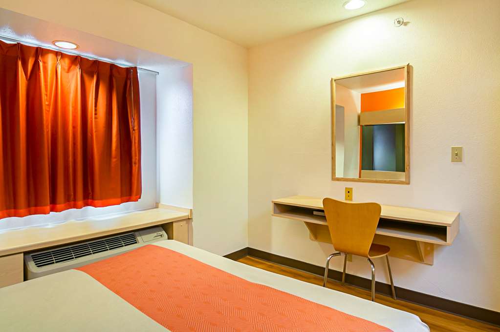 Motel 6 Sycamore IL - photo 9