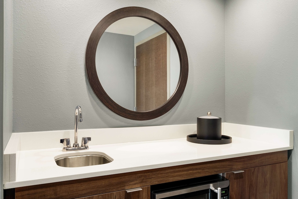 Hampton Inn & Suites Olean - photo 33