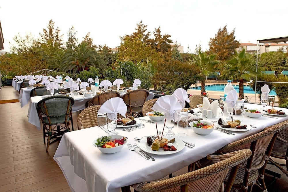 Hotel Buyuk Saruhan — 4-Star Luxury Hotel in Manisa, Turkey